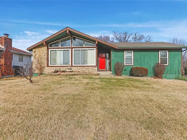 7010 E 127th St, Grandview, MO 64030