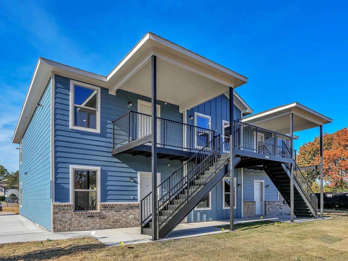 Building Photo - 3001 Grey Wolf Cir #121