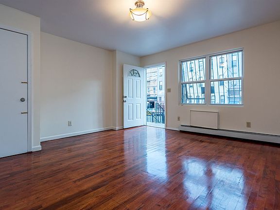 015_131_wilson_avenue_unit_a-20