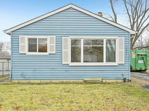 1221 Lotus Dr, Round Lake Beach, IL 60073