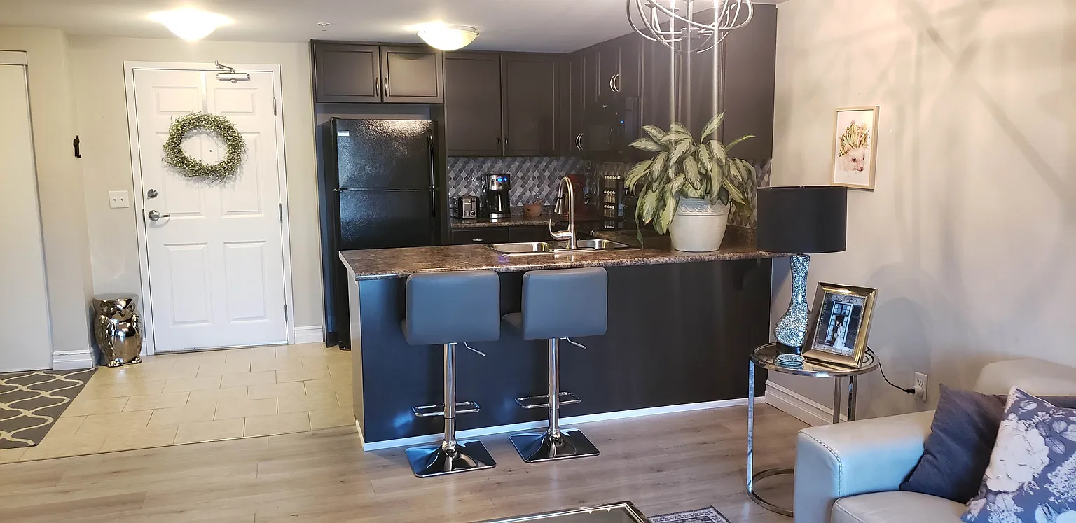 67 Kingsbury Sq #214 photo 1