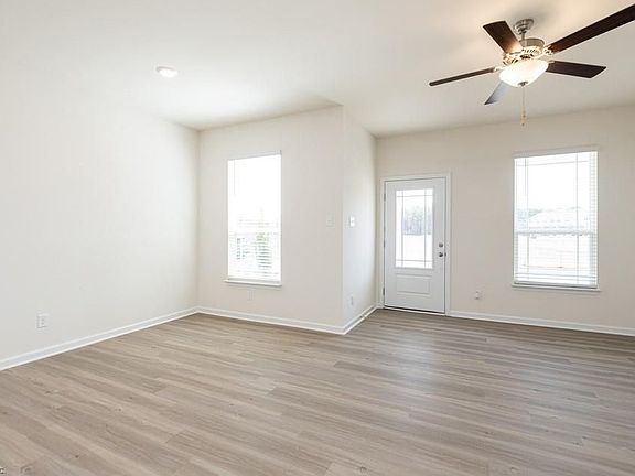 3rd image of 1527 Independence Blvd