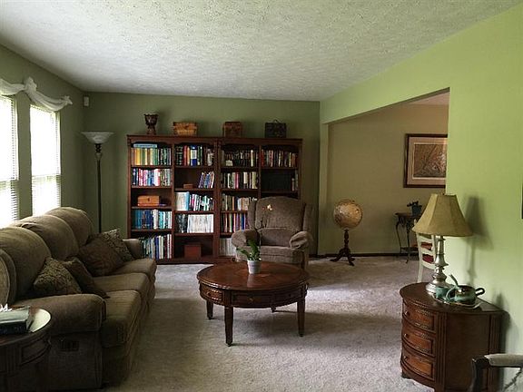 5th image of 8045 Hickory Hill Ln