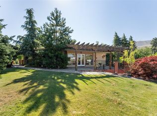 427 S Lake St, Chelan, WA 98816