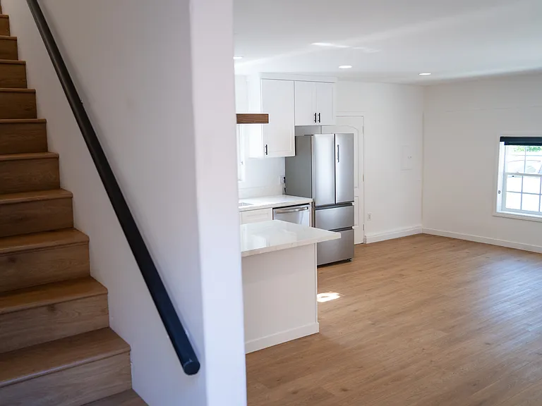 8192 Laurelmont Dr — Photo 6