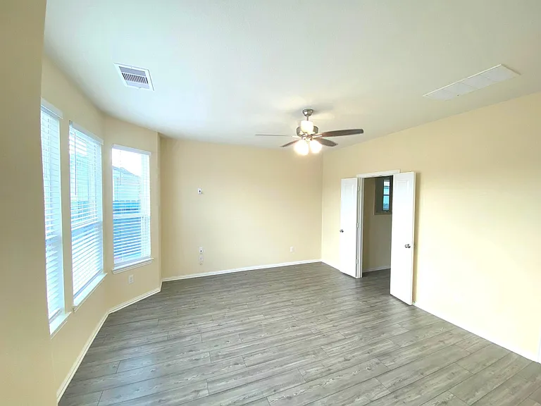 29880 Dovetail Bluff Ln — Photo 11
