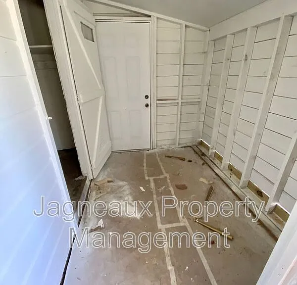 3566 Monroe St — Photo 12
