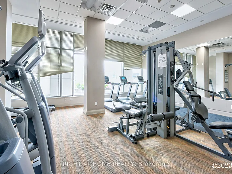 5793 Yonge St #1009 — Photo 19