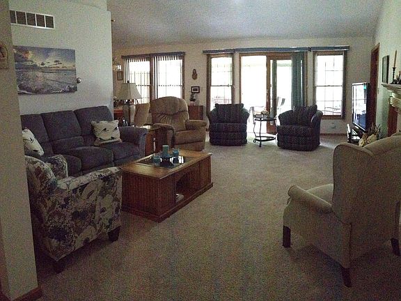 3rd image of 206 Pinehurst Dr SE