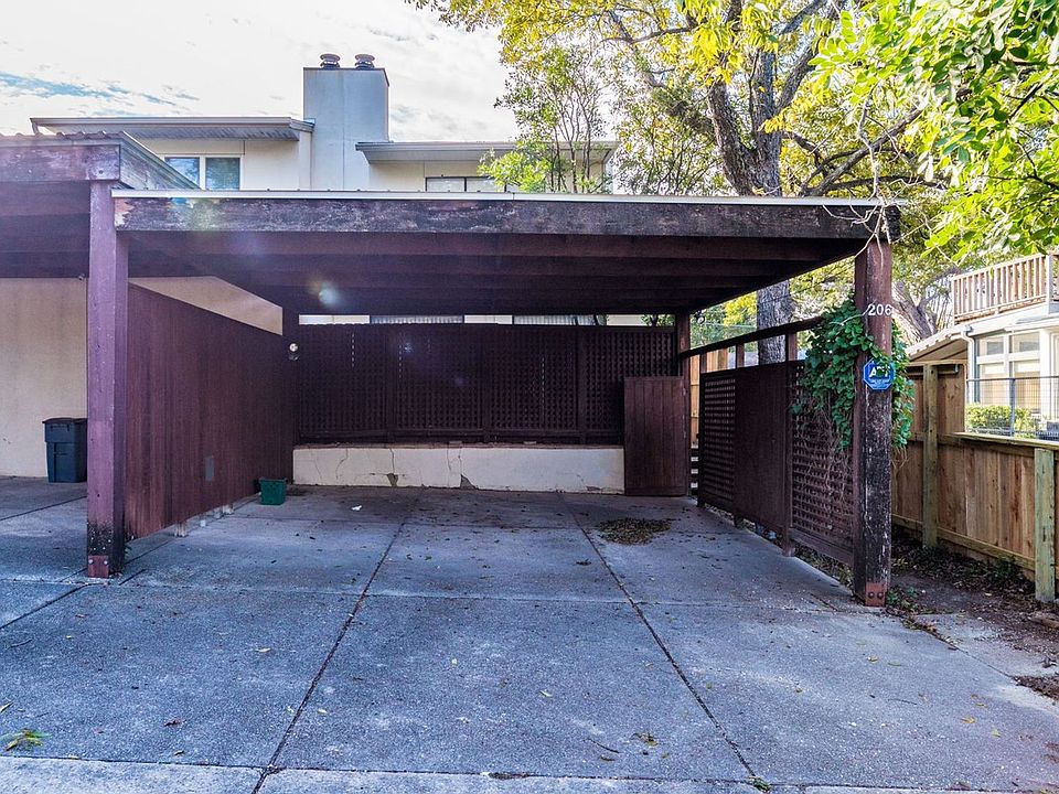 1st image of 206 Grove Pl