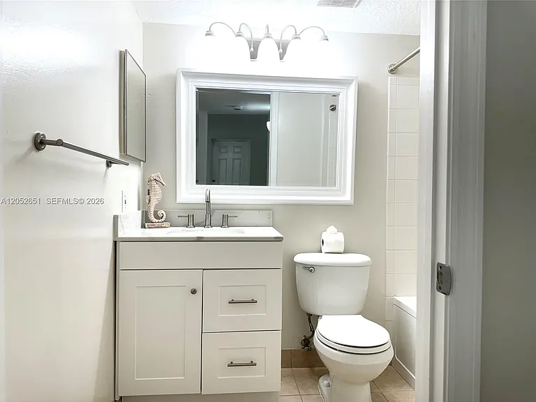 1020 Villa Ln #1020 — Photo 14