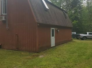 40 Wing Ln, Cornville, ME 04976