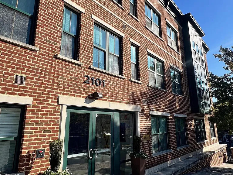 2101 N Monroe St #204 — Photo 15