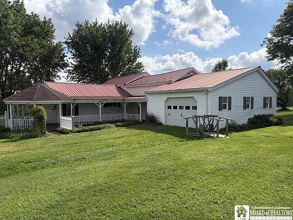 3rd image of 2144 Riverside Rd