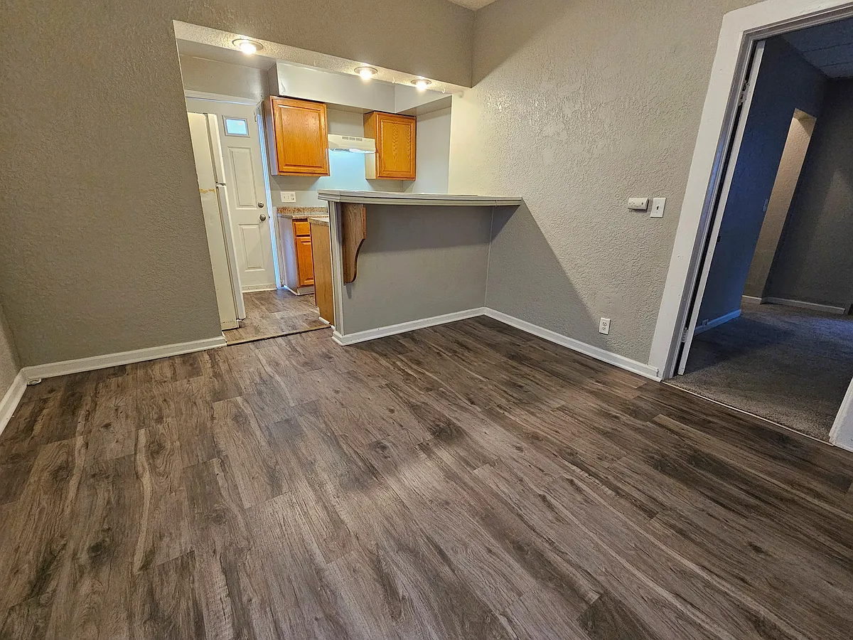 Building Photo - 1331 Spy Run Ave #2