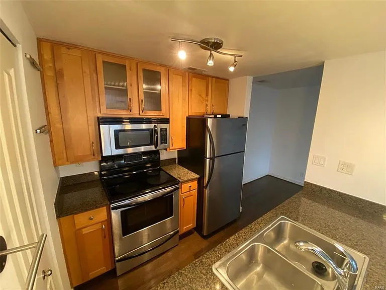 5330 Pershing Ave #606 — Photo 6