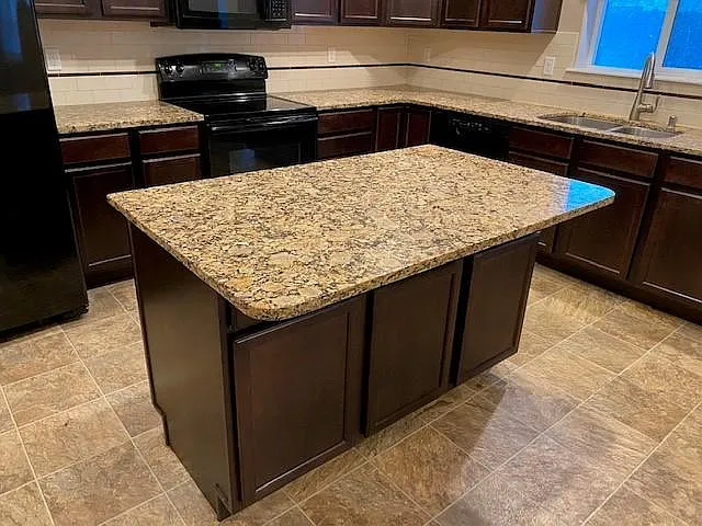 4 bed, 1623 sqft, $2,300 — Photo 4