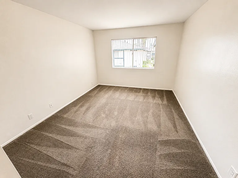 Del Ciervo Apartments — Photo 35