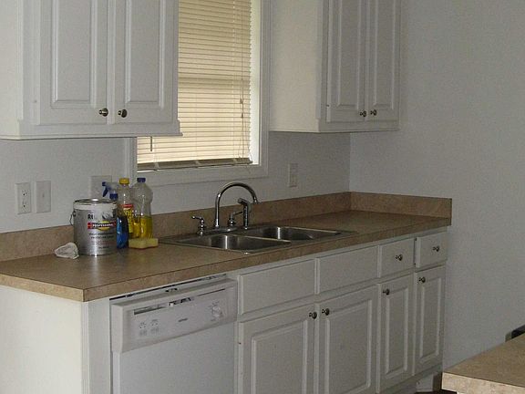 4th image of 119 Fleetwood Dr