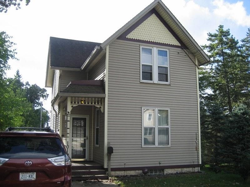1st image of 1019 Madison St