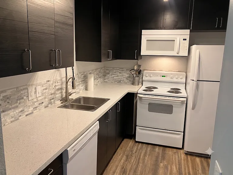 745 Rainier Blvd N — Photo 3