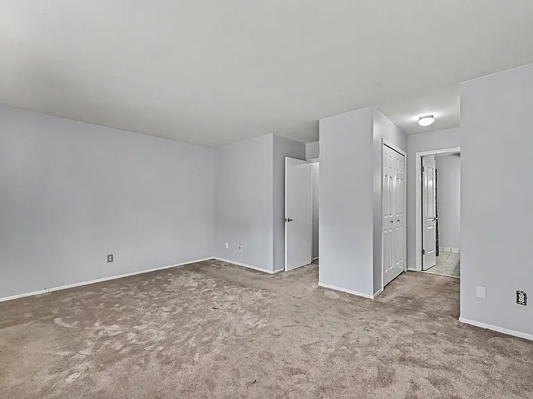 24225 Evergreen Rd — Photo 11