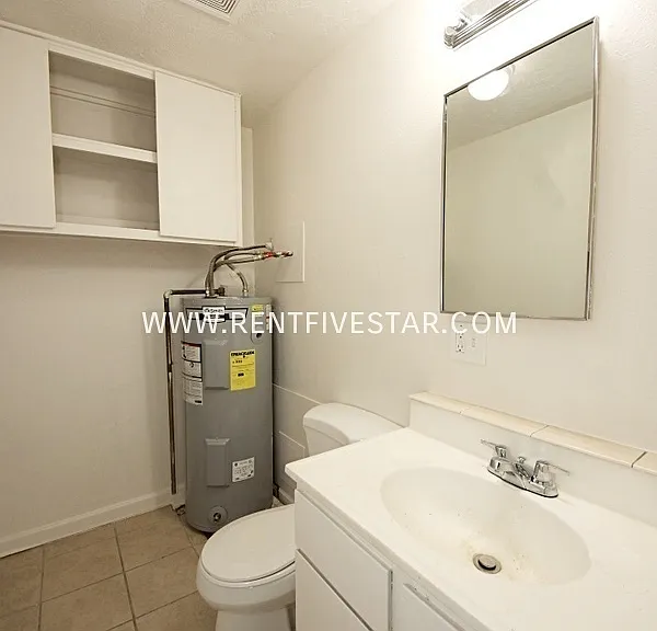 1010 E Poplar St #8 — Photo 6