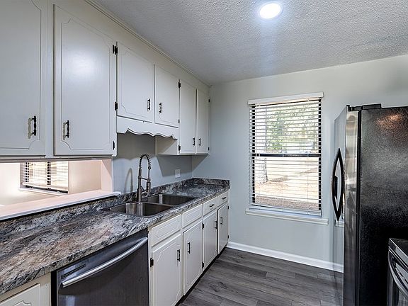 5th image of 124 Southill Dr