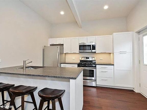 2nd image of 1910 N Mozart St APT 1