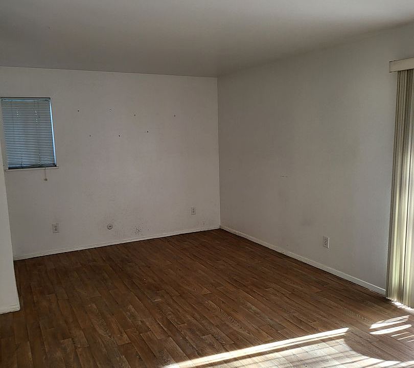 2nd image of 1601 Pennsylvania St NE #D-7