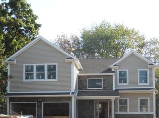 47 Virginia Rd, Syosset, NY 11791