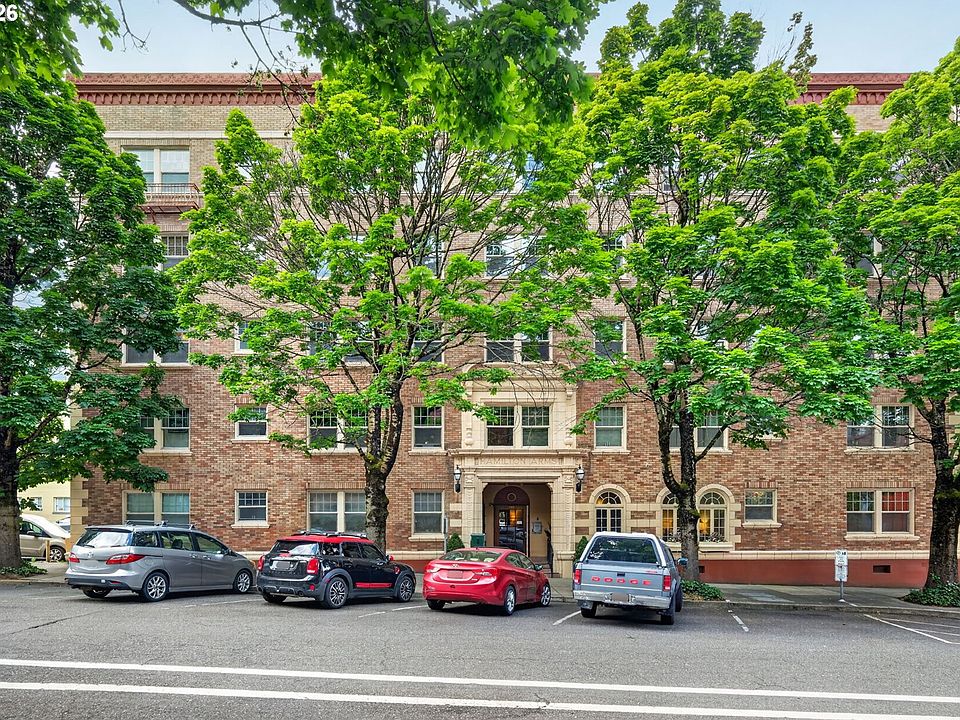 1st image of 709 SW 16th Ave Unit 302