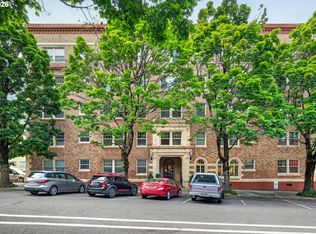709 SW 16th Ave Unit 302, Portland, OR 97205