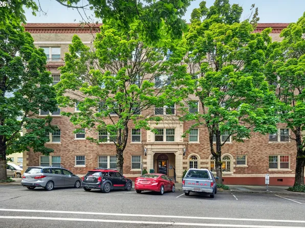 709 SW 16th Ave Unit 302, Portland, OR 97205