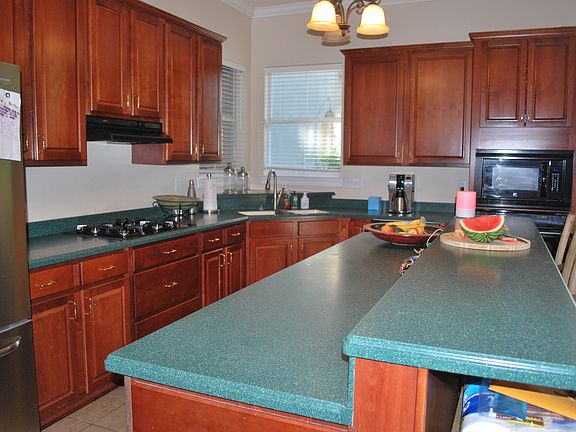 3rd image of 1315 Woodmere Dr