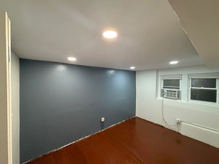 1645 W Beach Ave #G — Photo 6