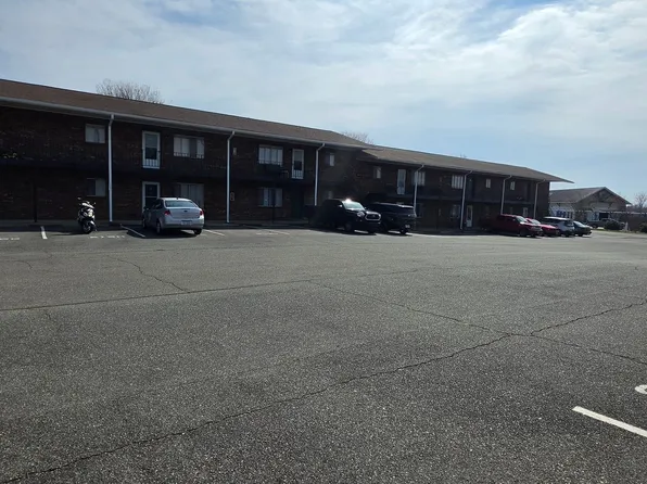 Country Squire Apartments - Saf, 215-217 Ingram Rd #217-B, King, NC 27021