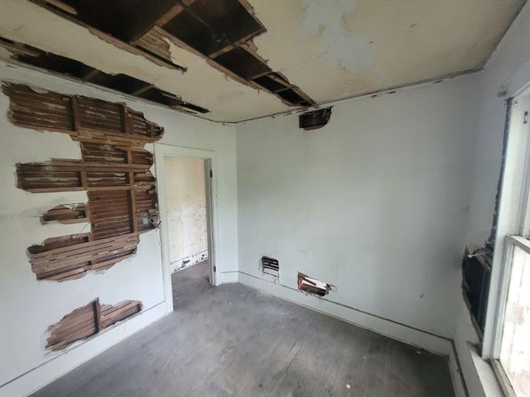 detroit-michigan-88398033 picture