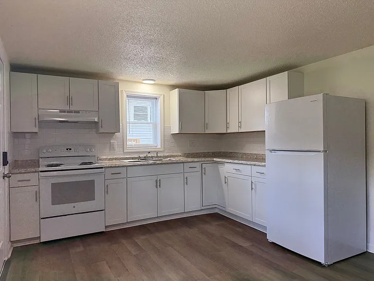 1343-1347 Jackson Hollow Rd — Photo 10