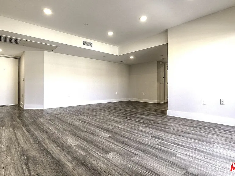 5030 Rosewood Ave #304 — Photo 9