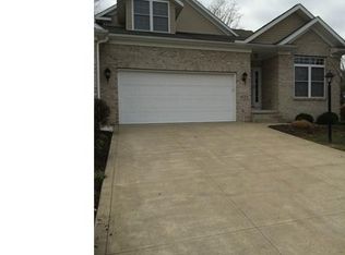 4225 Meadowcreek Ln, Akron, OH 44321