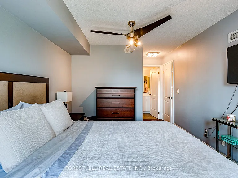30 N Park Rd #214 — Photo 19