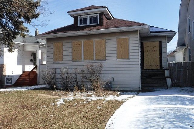 1st image of 817 S 18th Ave