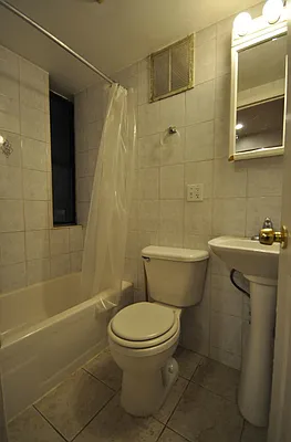 Rented by REAL New York | media 25