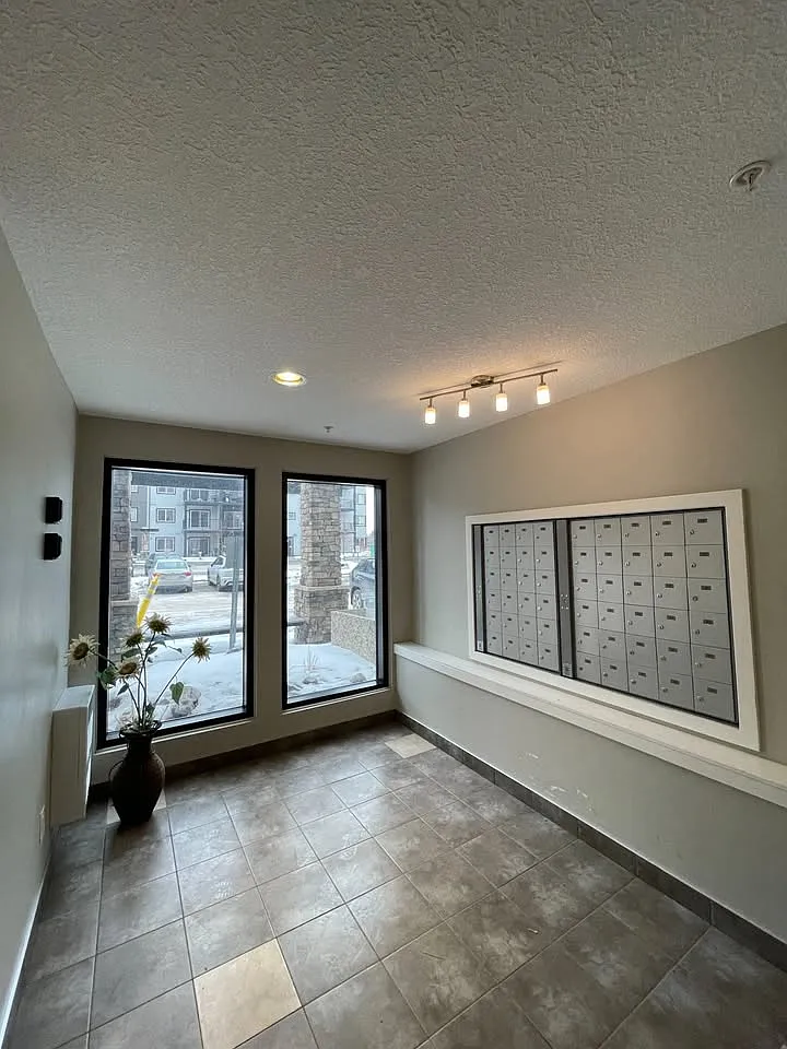 2 bed, 800 sqft, $1,650 — Photo 2