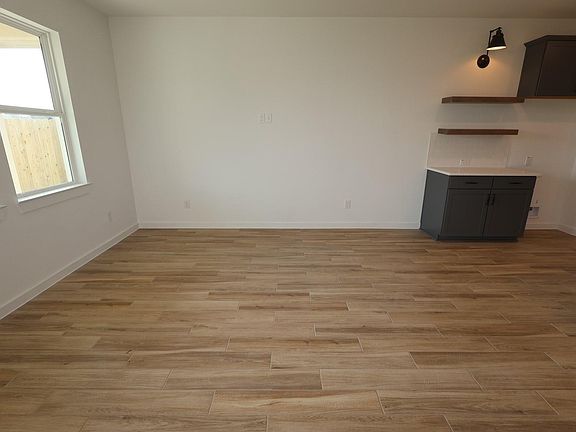 3rd image of 575 Day Station Dr
