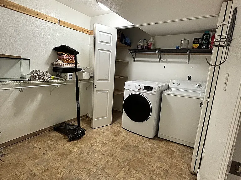 16241 E 17th Pl #D — Photo 12