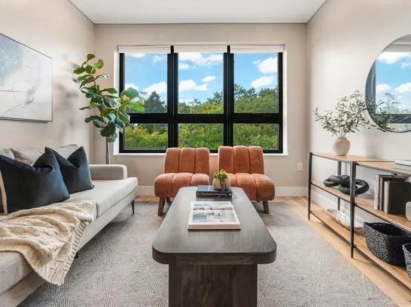 70 Leo M Birmingham Pkwy #U504, Brighton, MA 02135