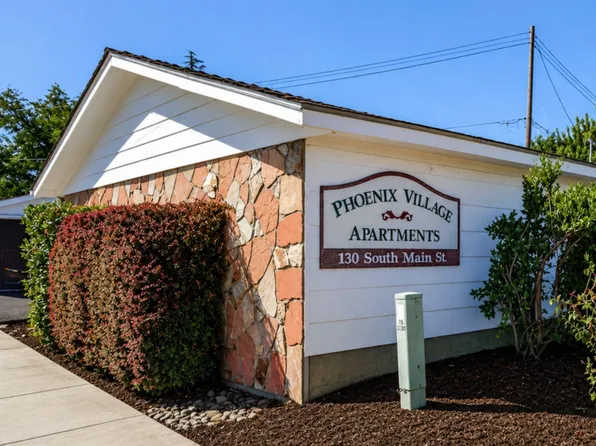 130 S Main St, Phoenix, OR 97535