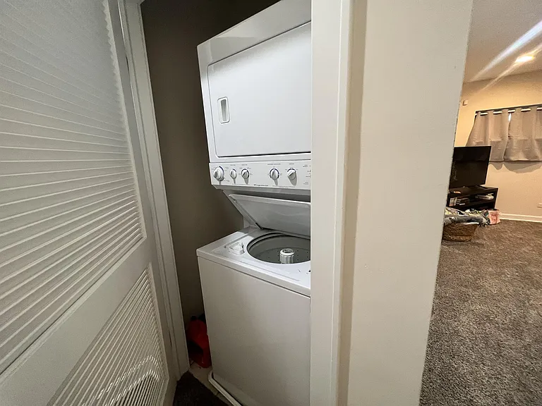 1844 N California Ave — Photo 8